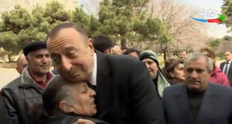 Prezident əsgər anası ilə - No Comment